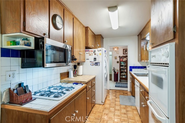 Detail Gallery Image 10 of 28 For 1242 N Dalton Ave, Azusa,  CA 91702 - 4 Beds | 2 Baths