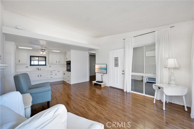 Detail Gallery Image 8 of 21 For 1202 Golden Rain Rd #72I,  Seal Beach,  CA 90740 - 2 Beds | 1 Baths