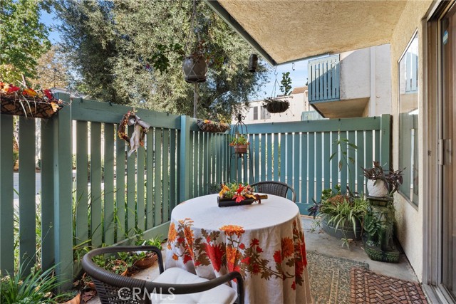 Detail Gallery Image 12 of 19 For 5700 Etiwanda Ave #168,  Tarzana,  CA 91356 - 2 Beds | 1 Baths