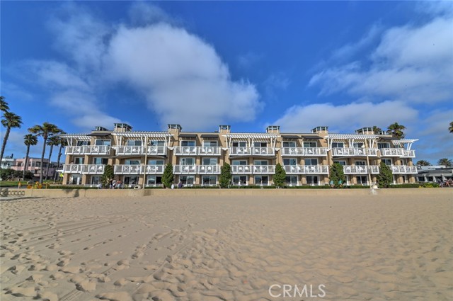 1300 The Strand, Hermosa Beach, California 90254, 1 Bedroom Bedrooms, ,1 BathroomBathrooms,Residential,Sold,The Strand,SB25153201