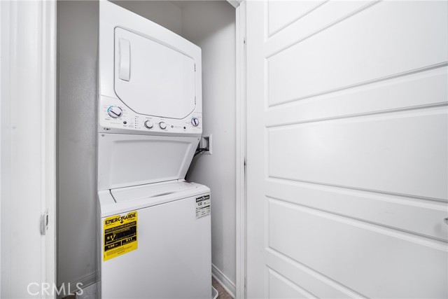 221 Steely, Irvine CA: https://media.crmls.org/medias/e4264d20-c2f9-453b-8fe3-d0e5f007d5a1.jpg