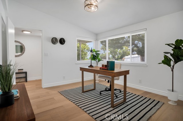 1440 Riviera Drive, Pasadena CA: https://media.crmls.org/medias/e426b75a-ecb4-4f74-9210-0a04be2f2054.jpg