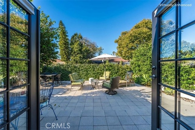 Detail Gallery Image 4 of 40 For 5516 Willowcrest, North Hollywood,  CA 91601 - 3 Beds | 2 Baths