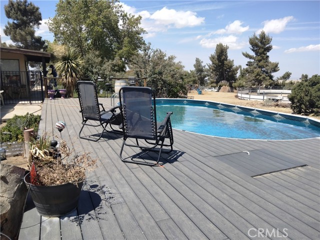 2390 Trinity Road, Pinon Hills CA: https://media.crmls.org/medias/e4278c27-2942-4bbb-a7f2-41b1b5f8e558.jpg