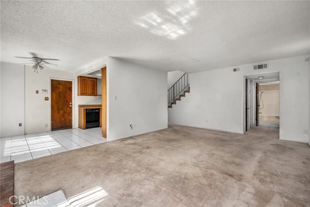 1860 San Francisco Avenue, Long Beach CA: https://media.crmls.org/medias/e42790e5-c07e-4b0a-9415-aedbd6ba1609.jpg