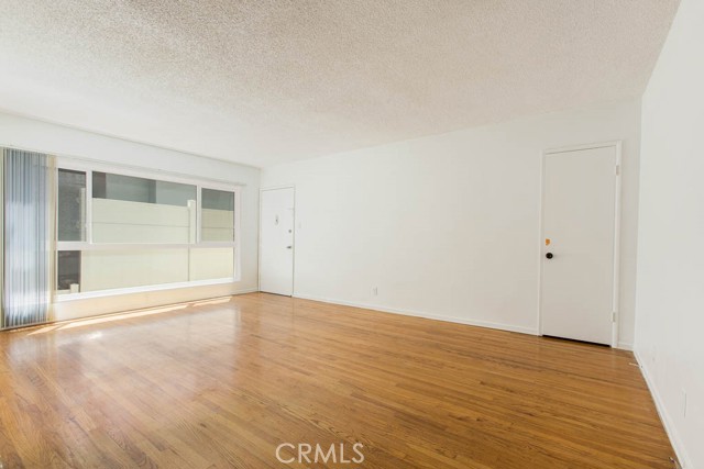 Detail Gallery Image 9 of 19 For 930 N Stanley Ave #4,  West Hollywood,  CA 90046 - 3 Beds | 2 Baths