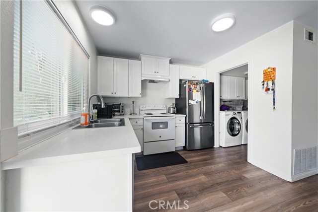 Detail Gallery Image 6 of 29 For 2680 La Paloma Cir, Thousand Oaks,  CA 91360 - 2 Beds | 1/1 Baths