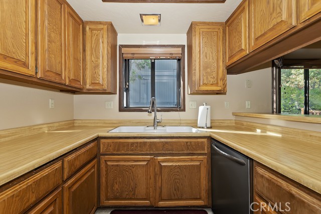 Detail Gallery Image 13 of 33 For 843 Maple Ln, Sugarloaf,  CA 92386 - 3 Beds | 2 Baths