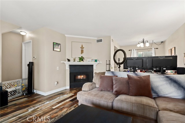 Detail Gallery Image 8 of 32 For 400 S Flower St #121,  Orange,  CA 92868 - 2 Beds | 1/1 Baths