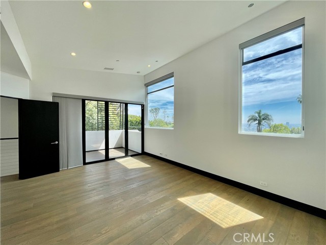 Detail Gallery Image 22 of 42 For 1319 Sunset Plaza Dr, Los Angeles,  CA 90069 - 4 Beds | 4/1 Baths