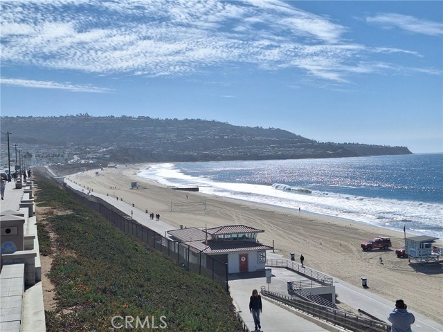 Detail Gallery Image 3 of 37 For 700 Esplanade #21,  Redondo Beach,  CA 90277 - 2 Beds | 2 Baths