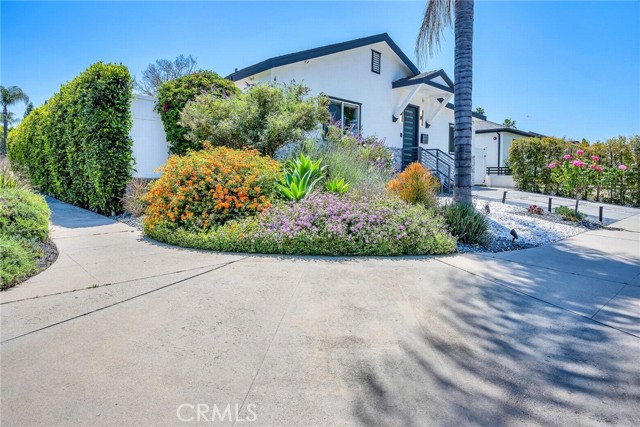 17900 Bullock Street, Encino CA: https://media.crmls.org/medias/e42c0c1b-402d-4dd1-a4b1-7a30c4babeb6.jpg