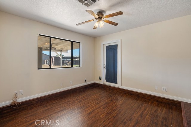 Detail Gallery Image 14 of 53 For 5973 Hudson, Jurupa Valley,  CA 92509 - 4 Beds | 3 Baths