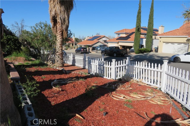 Detail Gallery Image 15 of 16 For 435 Questa Ct, Palmdale,  CA 93551 - 5 Beds | 3 Baths