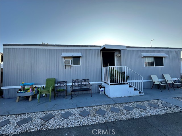 1517 Merced St, El Monte CA: https://media.crmls.org/medias/e42e3708-91fc-4b0c-af79-89264d4d660a.jpg