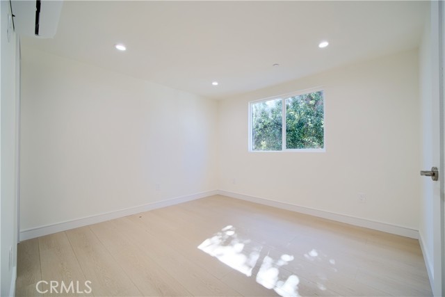 Detail Gallery Image 12 of 17 For 257 S Avenue 54 #1/2,  Los Angeles,  CA 90042 - 2 Beds | 2/1 Baths