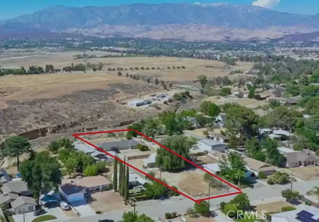 2420 Maine Avenue, Long Beach CA: https://media.crmls.org/medias/e42eae5c-ca03-4d5c-ab00-053bb1f0f7c5.jpg