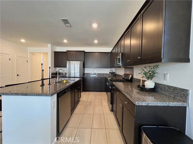 Detail Gallery Image 9 of 22 For 11612 S Crescent St, Desert Hot Springs,  CA 92240 - 4 Beds | 2 Baths