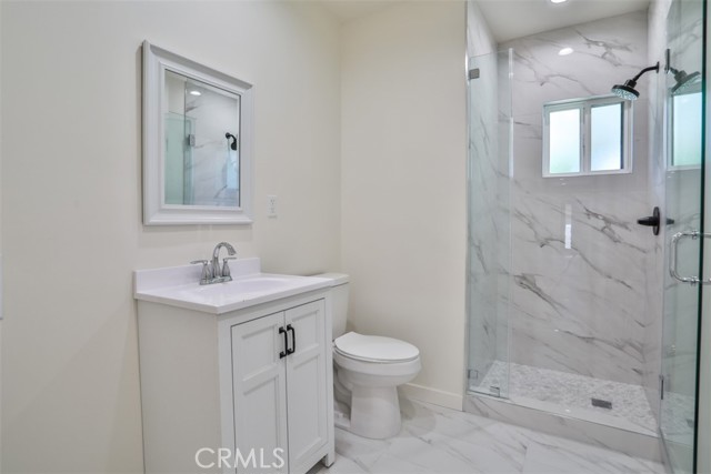 2111 Scott Road, Burbank CA: https://media.crmls.org/medias/e42f0290-b74b-4a5d-bc49-2f6babcbcf40.jpg
