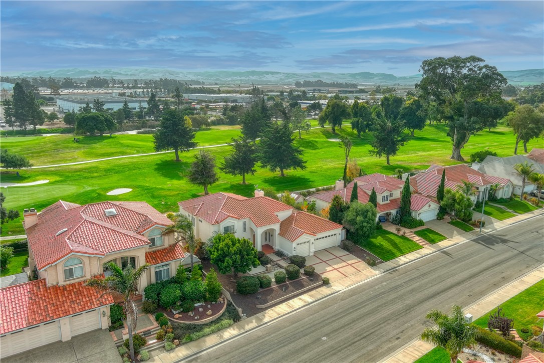 Detail Gallery Image 43 of 60 For 1008 Fairway Vista Dr, Santa Maria,  CA 93455 - 5 Beds | 3 Baths