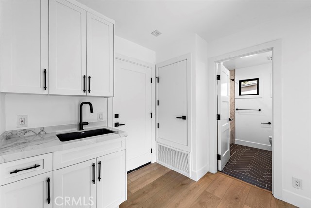 Detail Gallery Image 16 of 27 For 980 Meadowlark Ln, Laguna Beach,  CA 92651 - 3 Beds | 3 Baths