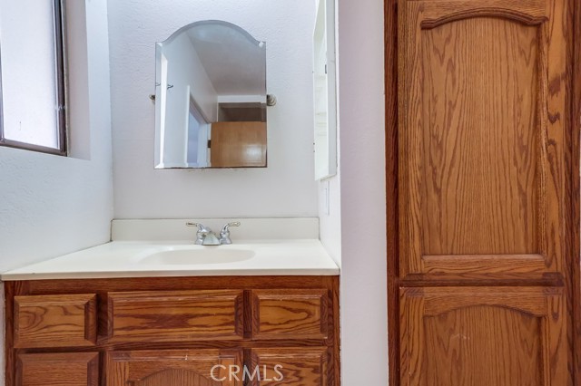 Detail Gallery Image 35 of 64 For 10842 Leffingwell Rd, Norwalk,  CA 90650 - 3 Beds | 3 Baths