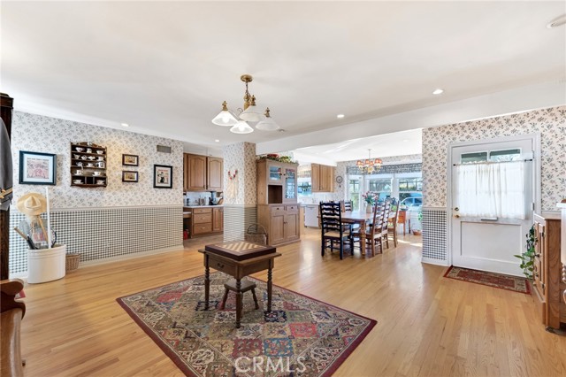 Detail Gallery Image 7 of 25 For 9950 Delco, Chatsworth,  CA 91311 - 4 Beds | 2 Baths