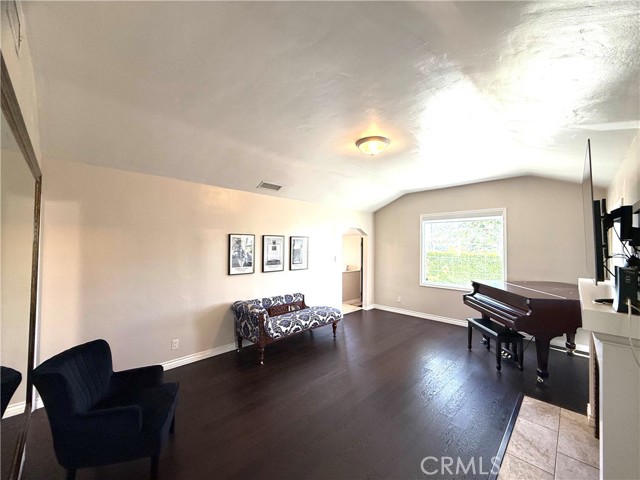 Detail Gallery Image 13 of 56 For 1978 S Holt Ave, Los Angeles,  CA 90034 - 3 Beds | 2 Baths