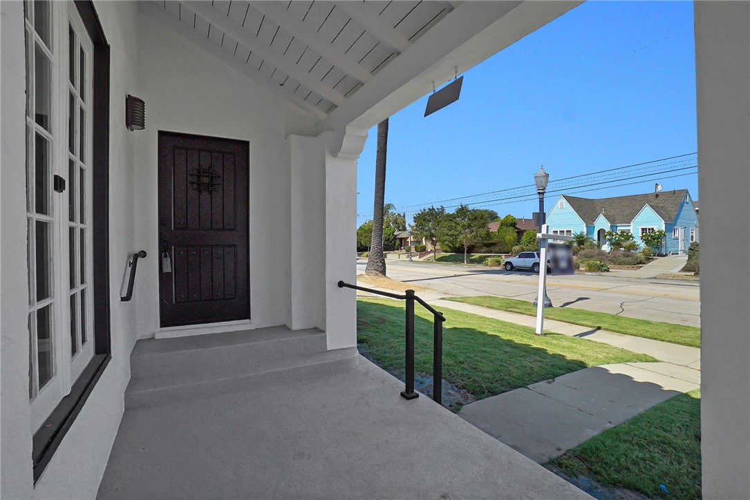 Detail Gallery Image 6 of 45 For 3639 Orange Ave, Long Beach,  CA 90807 - 3 Beds | 2 Baths