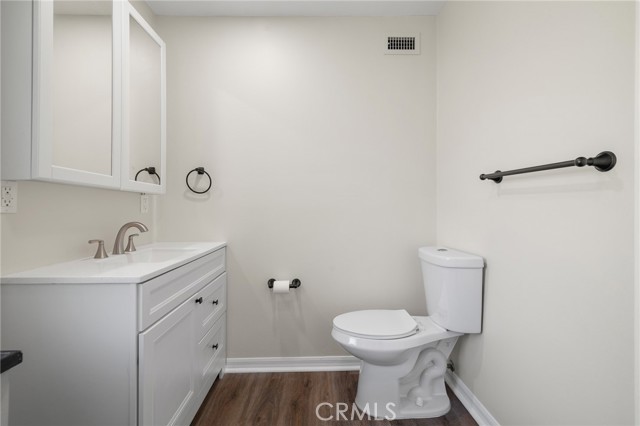 2109 N Dymond Street, Burbank CA: https://media.crmls.org/medias/e4324264-656a-47ec-b30c-3d5229c1d6f0.jpg