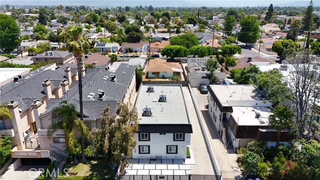 Detail Gallery Image 36 of 44 For 7010 Lennox Ave #C,  Van Nuys,  CA 91405 - 3 Beds | 2/1 Baths