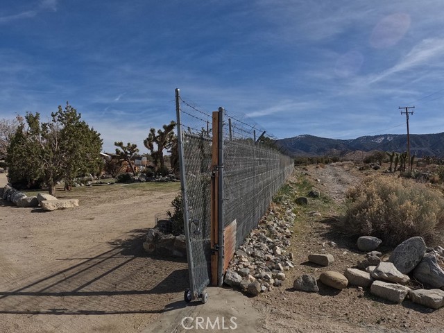 Detail Gallery Image 8 of 67 For 30000 Buchannon Ranch Rd, Llano,  CA 93544 - 3 Beds | 2 Baths