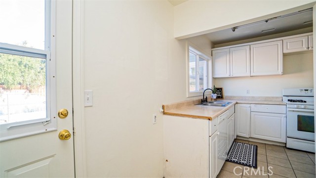 Detail Gallery Image 20 of 55 For 507 E J St, Ontario,  CA 91764 - 3 Beds | 2 Baths