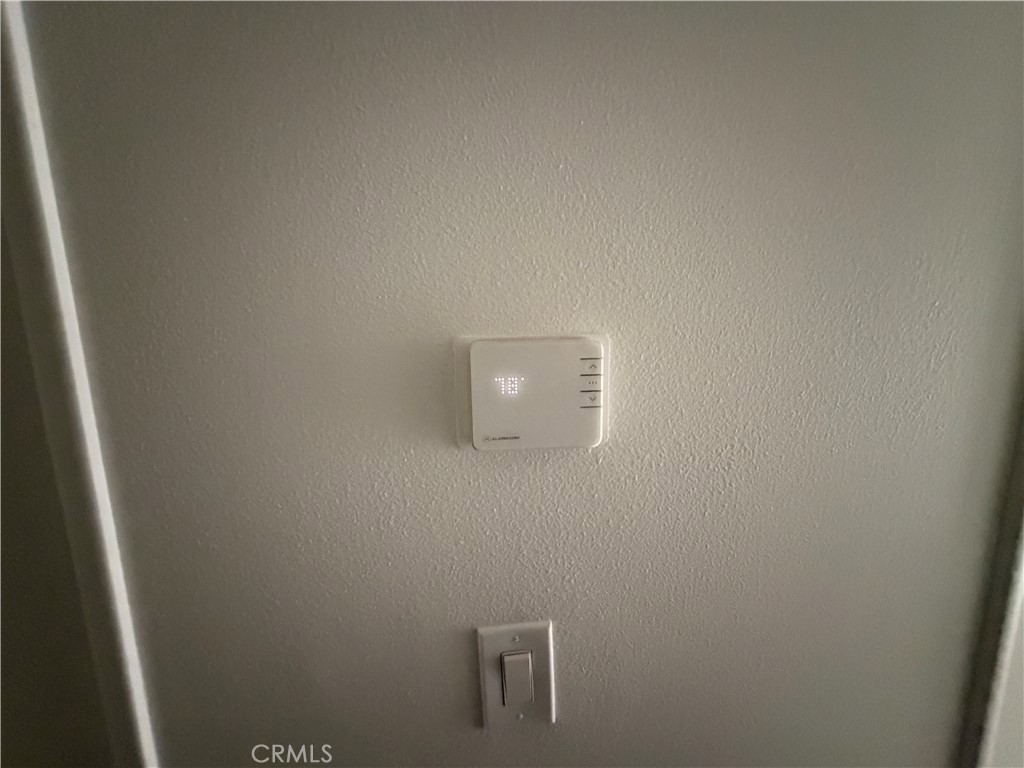 https://media.crmls.org/medias/e4341967-6eb4-4a60-a6ad-807313ef19d2.jpg?preset=X-Large