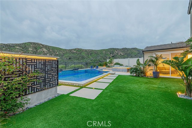 Detail Gallery Image 49 of 67 For 25035 Hidden Willow, Canyon Country,  CA 91387 - 5 Beds | 4 Baths