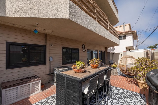 512 Esplanade, Redondo Beach, California 90277, 2 Bedrooms Bedrooms, ,2 BathroomsBathrooms,Residential,Sold,Esplanade,SB23191083