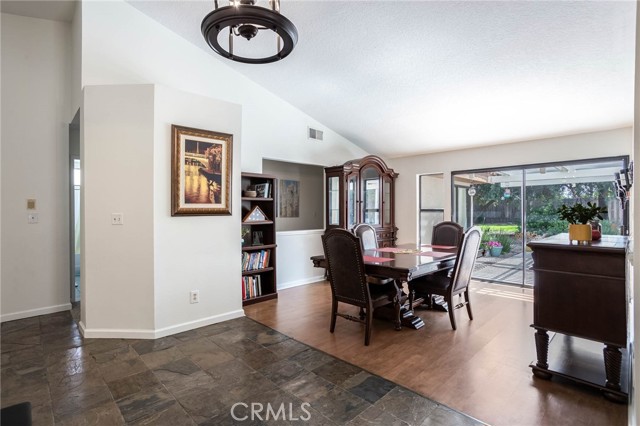 Detail Gallery Image 11 of 42 For 15656 Meadow Dr, Canyon Country,  CA 91387 - 3 Beds | 2 Baths