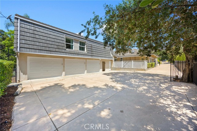 940 Singing Wood Drive, Arcadia CA: https://media.crmls.org/medias/e434b455-24a6-4c4f-b949-9c655688f2b5.jpg