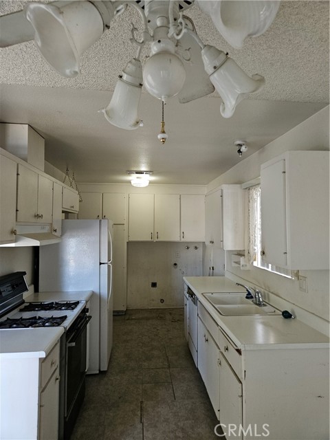 Detail Gallery Image 5 of 9 For 625 San Pasquell St, Hemet,  CA 92545 - 2 Beds | 1 Baths