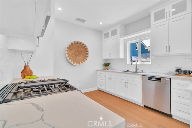 5311 E Carita Street, Long Beach CA: https://media.crmls.org/medias/e4357a56-125a-41b2-8615-5d57c5ab909b.jpg