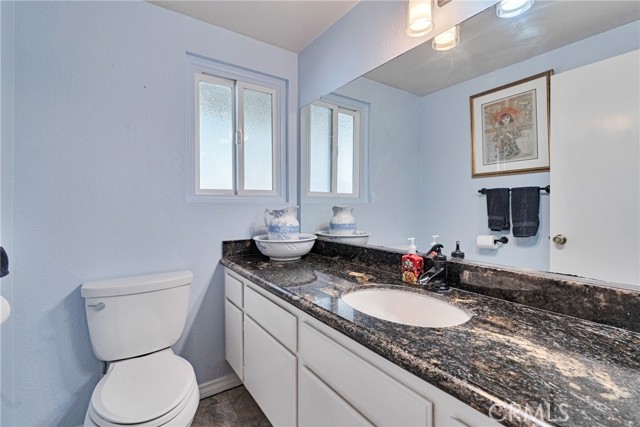 Detail Gallery Image 27 of 59 For 29857 Wistaria Valley, Canyon Country,  CA 91387 - 3 Beds | 3 Baths