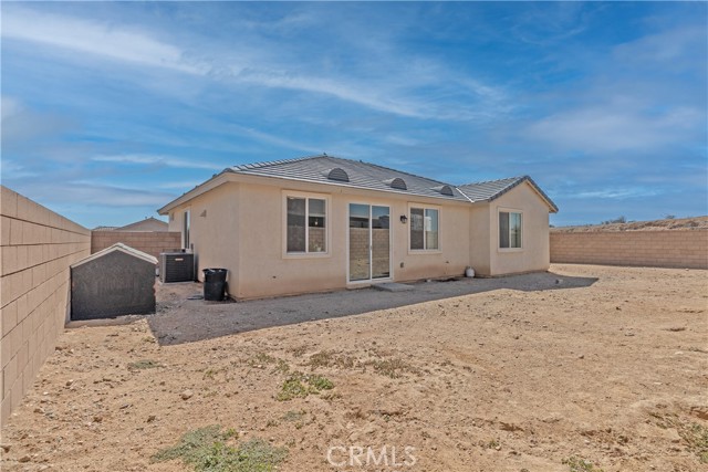 13212 Sixth Ave Avenue, Victorville CA: https://media.crmls.org/medias/e436c3fe-3d36-4154-9777-5de31899ecd3.jpg