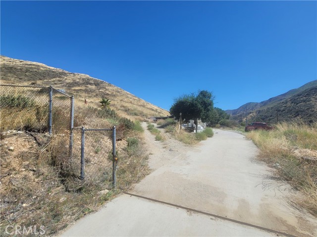 11561 Soledad Canyon Road, Agua Dulce, California 91390, 3 Bedrooms Bedrooms, ,2 BathroomsBathrooms,Single Family Residence,For Sale,Soledad Canyon Road,GD23178749
