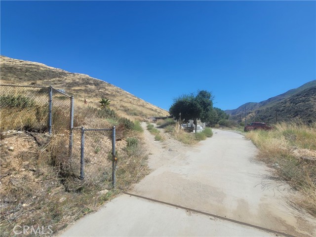 11561 Soledad Canyon Road, Agua Dulce, California 91390, 3 Bedrooms Bedrooms, ,2 BathroomsBathrooms,Single Family Residence,For Sale,Soledad Canyon Road,GD23178749