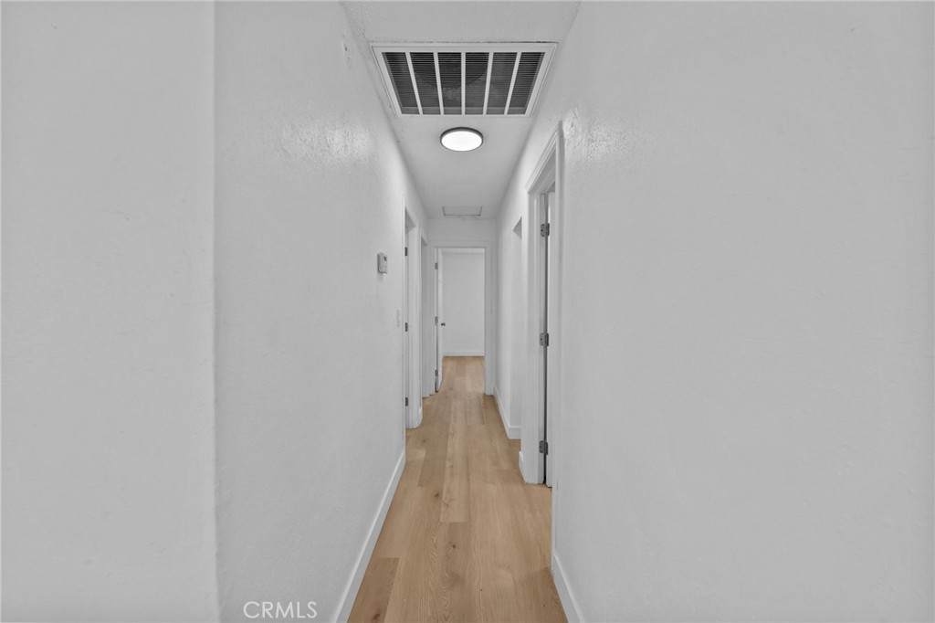 https://media.crmls.org/medias/e438052b-5140-4b92-9974-f54f4164d8e5.jpg?preset=X-Large