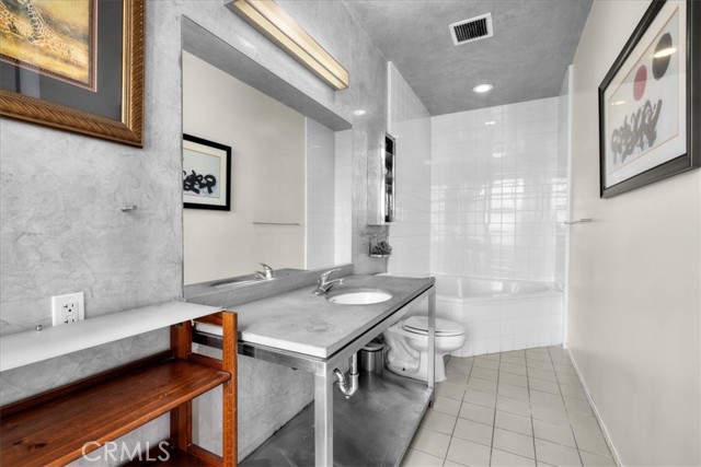 315 E 8th #1203 Street, Los Angeles CA: https://media.crmls.org/medias/e4399aad-749b-49a8-90d1-b1ba06b1fcc7.jpg
