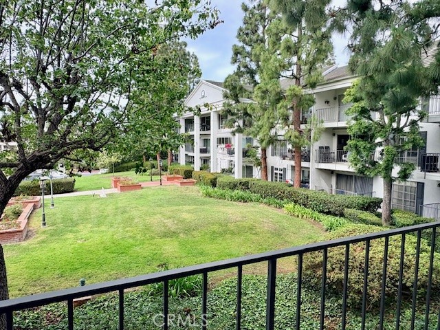 Detail Gallery Image 12 of 14 For 101 Scholz Plz #223,  Newport Beach,  CA 92663 - 1 Beds | 1 Baths