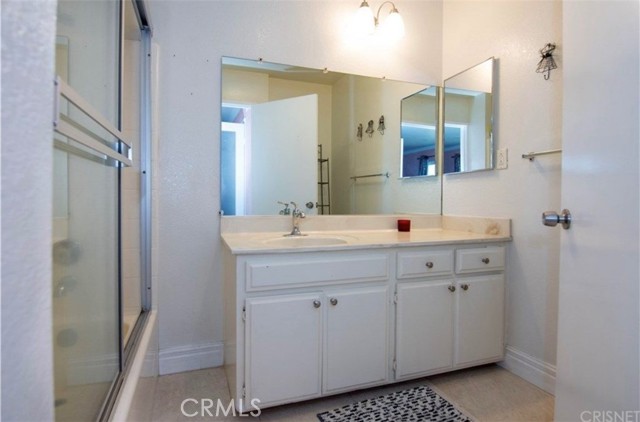 Detail Gallery Image 19 of 30 For 6912 Remmet Ave #5,  Canoga Park,  CA 91303 - 2 Beds | 2/1 Baths