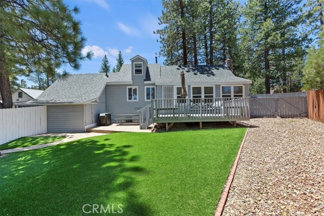 Detail Gallery Image 17 of 30 For 681 Chipmunk Ln, Big Bear Lake,  CA 92315 - 5 Beds | 3 Baths