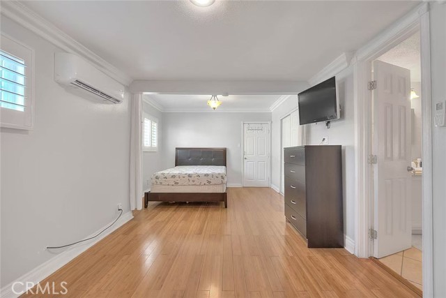 6442 Raymond Avenue, Long Beach CA: https://media.crmls.org/medias/e43d2a28-3a75-4d19-838d-5c47f75fd590.jpg